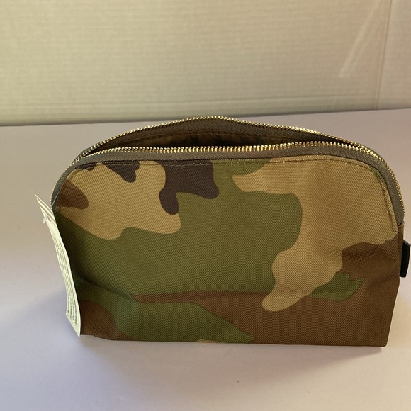 BLOOMINGDALES Camouflage Pink Lipstick Zippered Cosmetic Bag 9.5 x 5.5 x 3 in - Picture 4 of 9
